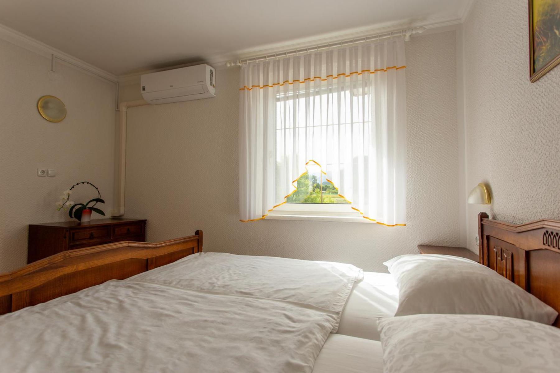 ホテル Gostisce Pri Dveh Petelinih ブレッド 部屋 写真